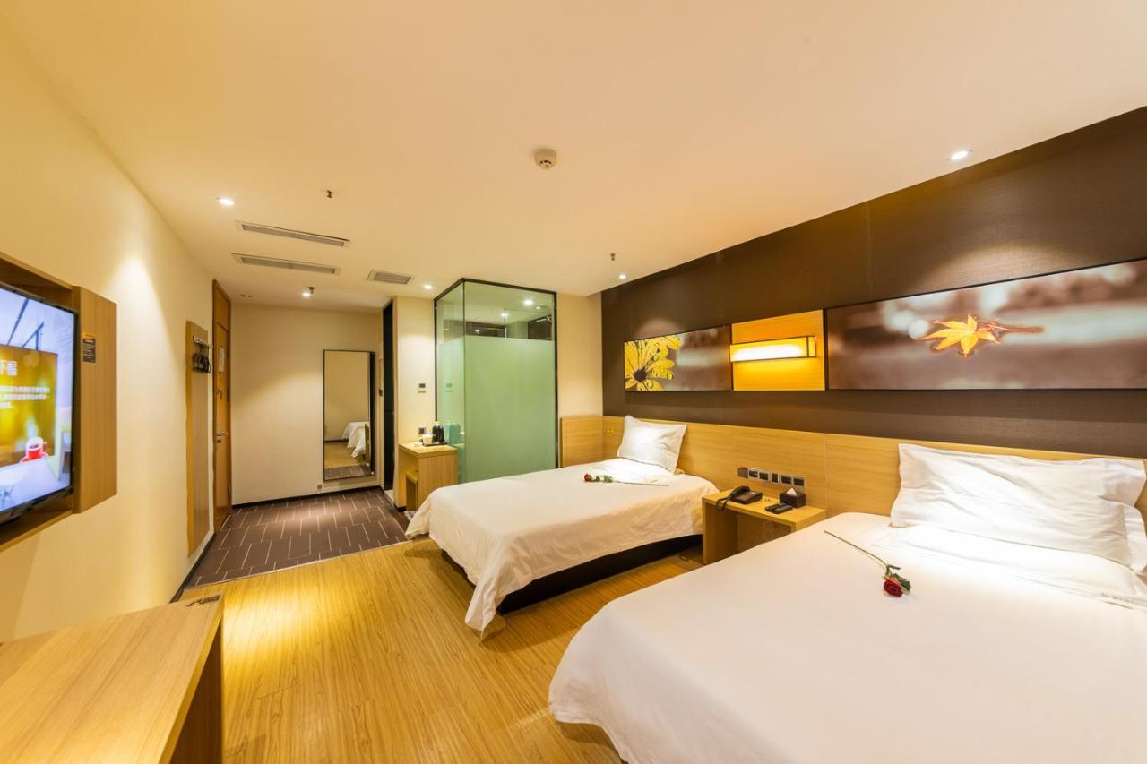 Iu Hotel Chongqing Jiefangbei Zewnętrze zdjęcie