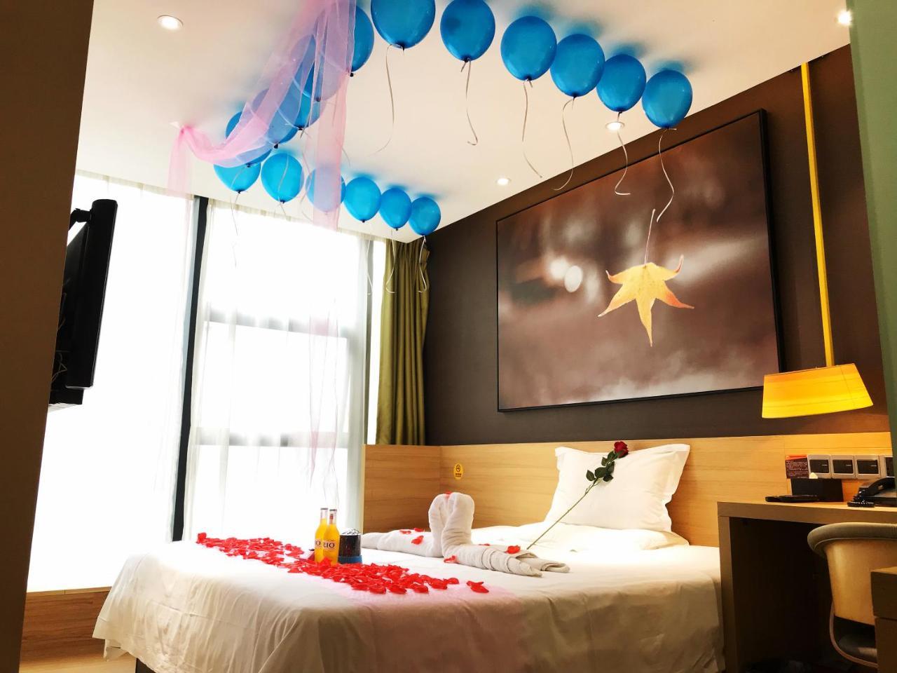Iu Hotel Chongqing Jiefangbei Zewnętrze zdjęcie