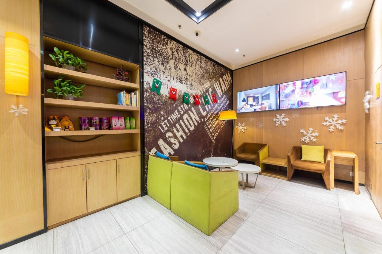 Iu Hotel Chongqing Jiefangbei Zewnętrze zdjęcie